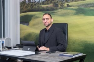 Read more about the article Eighteen Appoints Dr. Mohamed Mansour as New CEO to Drive Growth in Pakistan