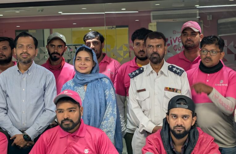 foodpanda partners with Karachi Traffic Police for rider safety workshop